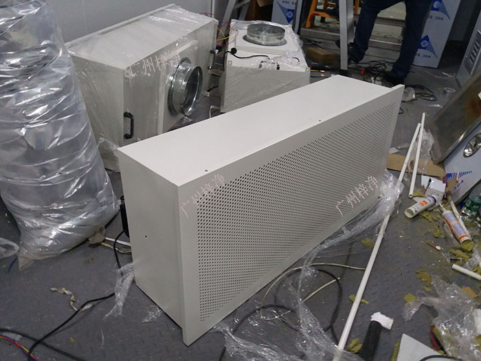 FFU層流罩安裝現(xiàn)場(chǎng)實(shí)拍圖 FFU層流罩安裝現(xiàn)場(chǎng)實(shí)拍圖